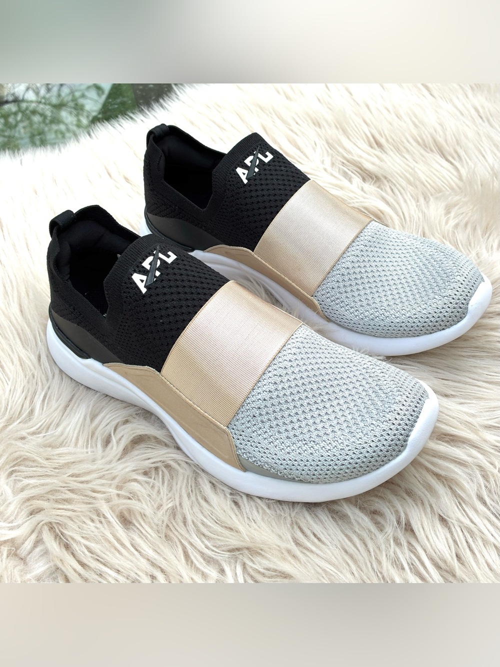 APL Techloom Bliss Slip Ons Sz 9